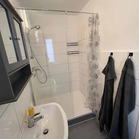 Five O - Businessapartment Precht - Queensize Bett Апартаменты